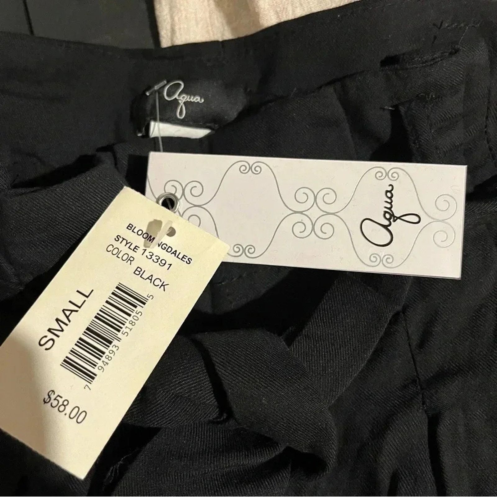 AQUA Aqua NWT High Waisted Paper Bag Pleated Shorts Belted sz S Size 27" / US 4 / IT 40 - 5 Thumbnail