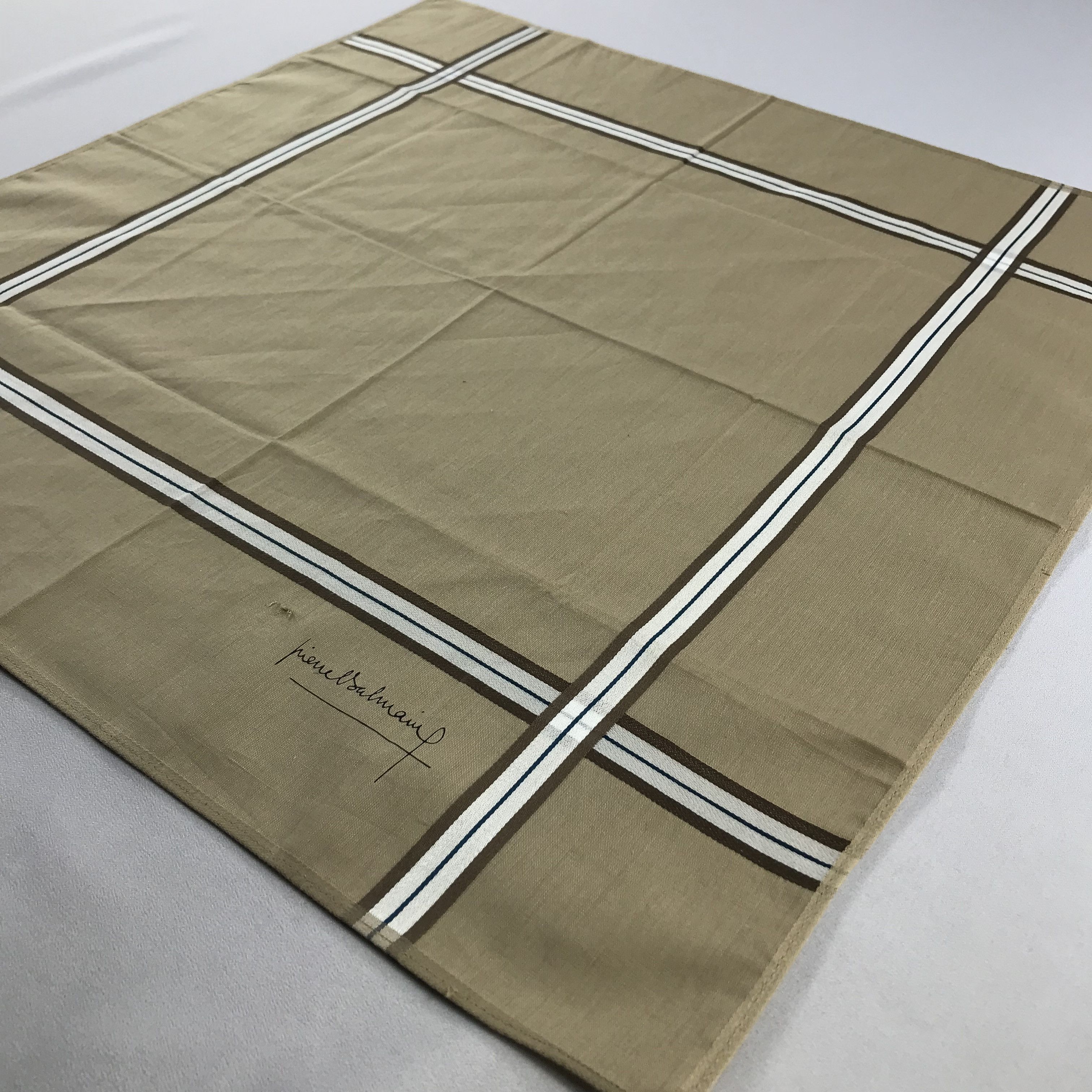 Pierre Balmain Pierre Balmain Handkerchief / Bandana / Neckerchief C804 Size ONE SIZE - 4 Thumbnail