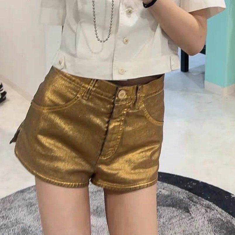 Chanel Chanel Gold Vintage Cotton Denim Casual Shorts K26WX Size 25" / US 0 / IT 36 - 9 Thumbnail