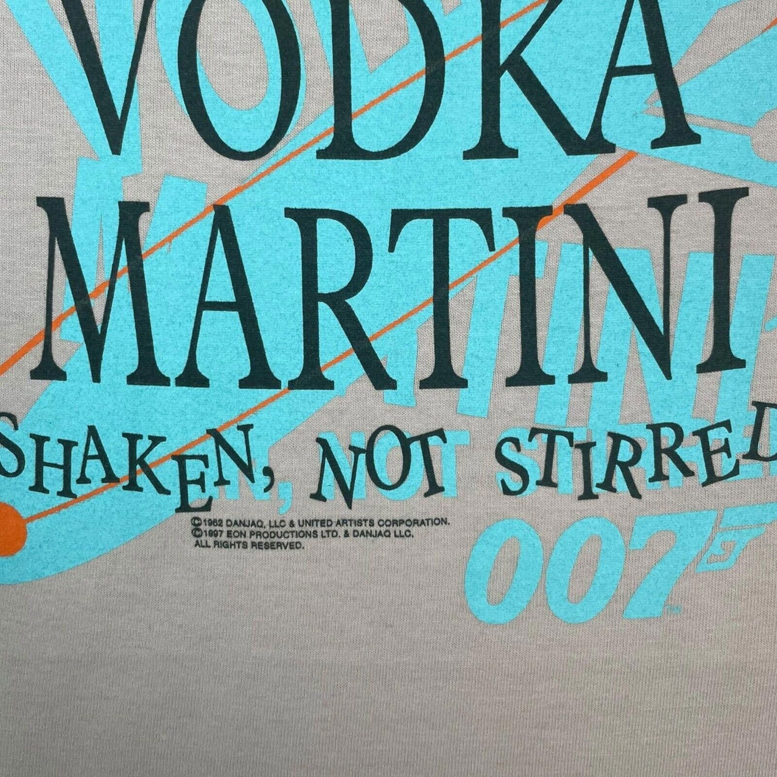 Fruit Of The Loom Vintage James Bond 1997 Shaken Not Stirred Tee Size US L / EU 52-54 / 3 - 2 Thumbnail