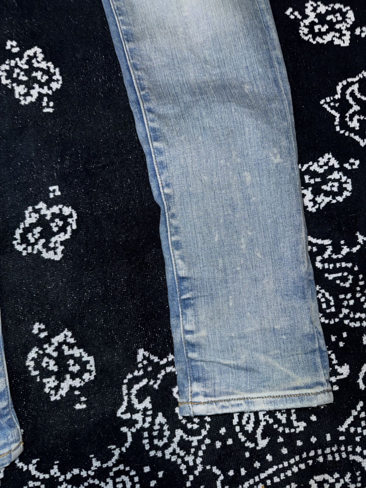 Amiri AMIRI BLUE DISTRESSED TRASHED JEANS Size US 31 - 8 Thumbnail