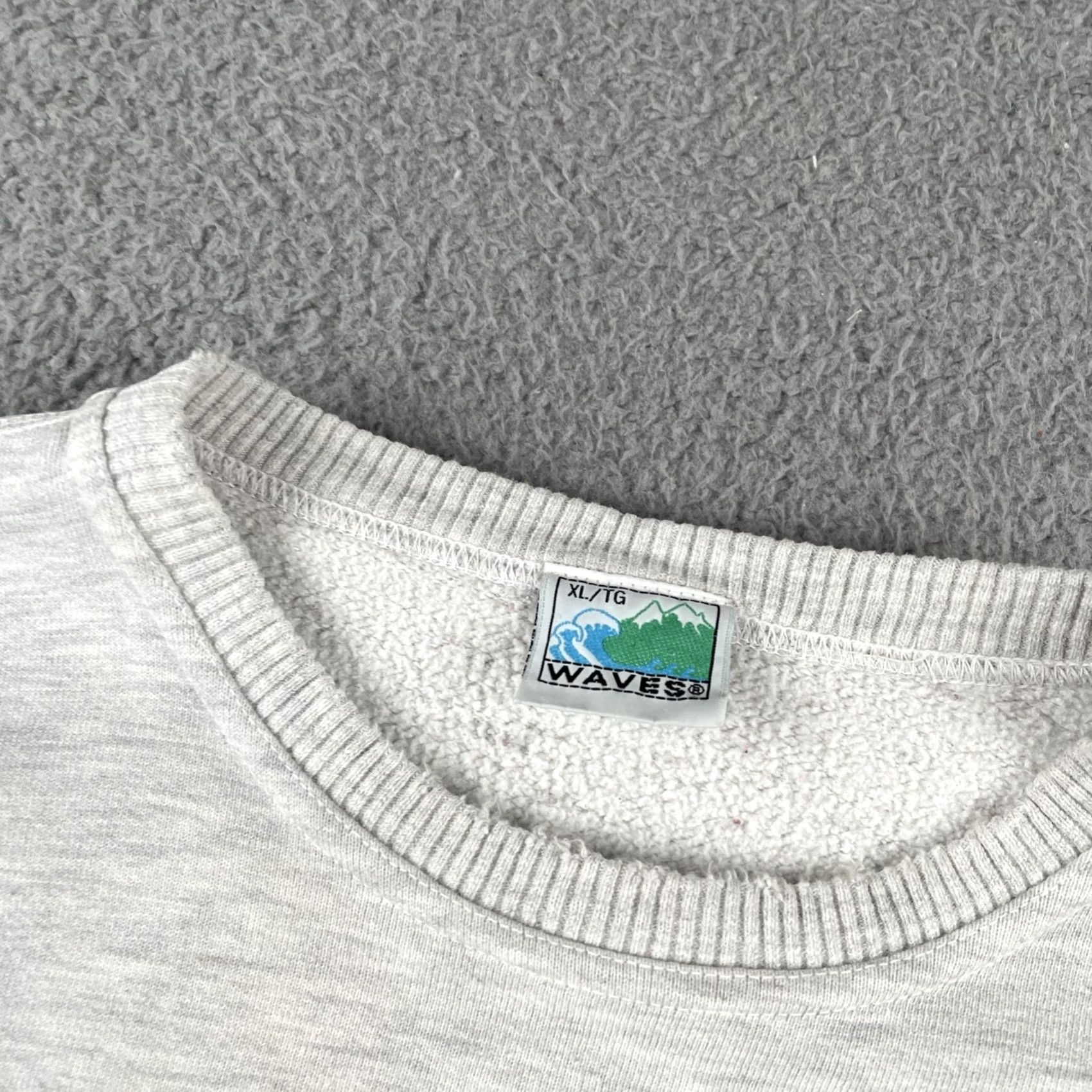 Vintage VINTAGE Waves Sweatshirt XL Gray Canada Maple Leaf 90s Men Pullover Graphic Print Size US XL / EU 56 / 4 - 5 Thumbnail
