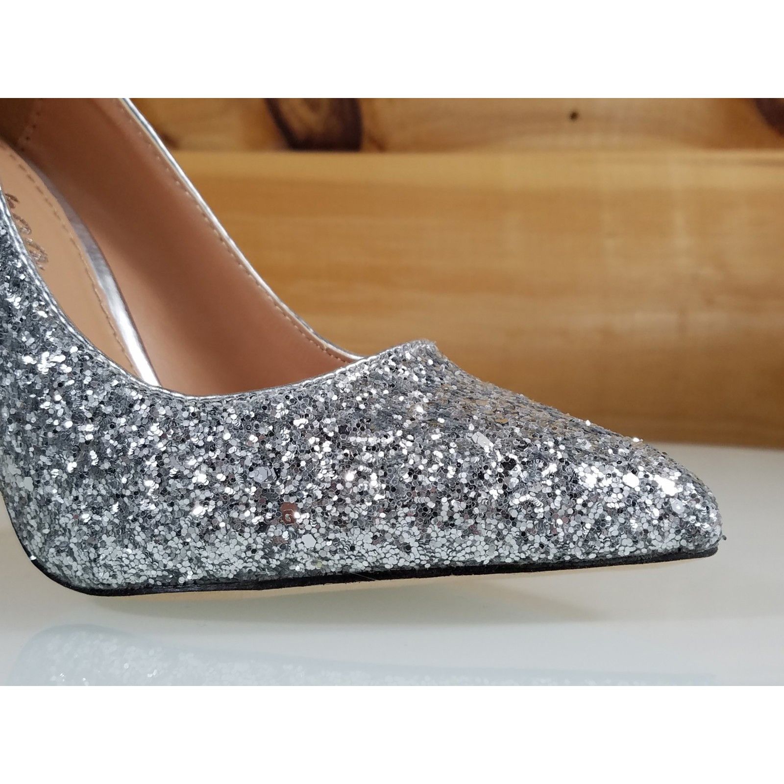 Other Monica 100 Silver Glitter 4" High Heel Shoes Pointy Toe Pump Size US 7 / IT 37 - 6 Thumbnail