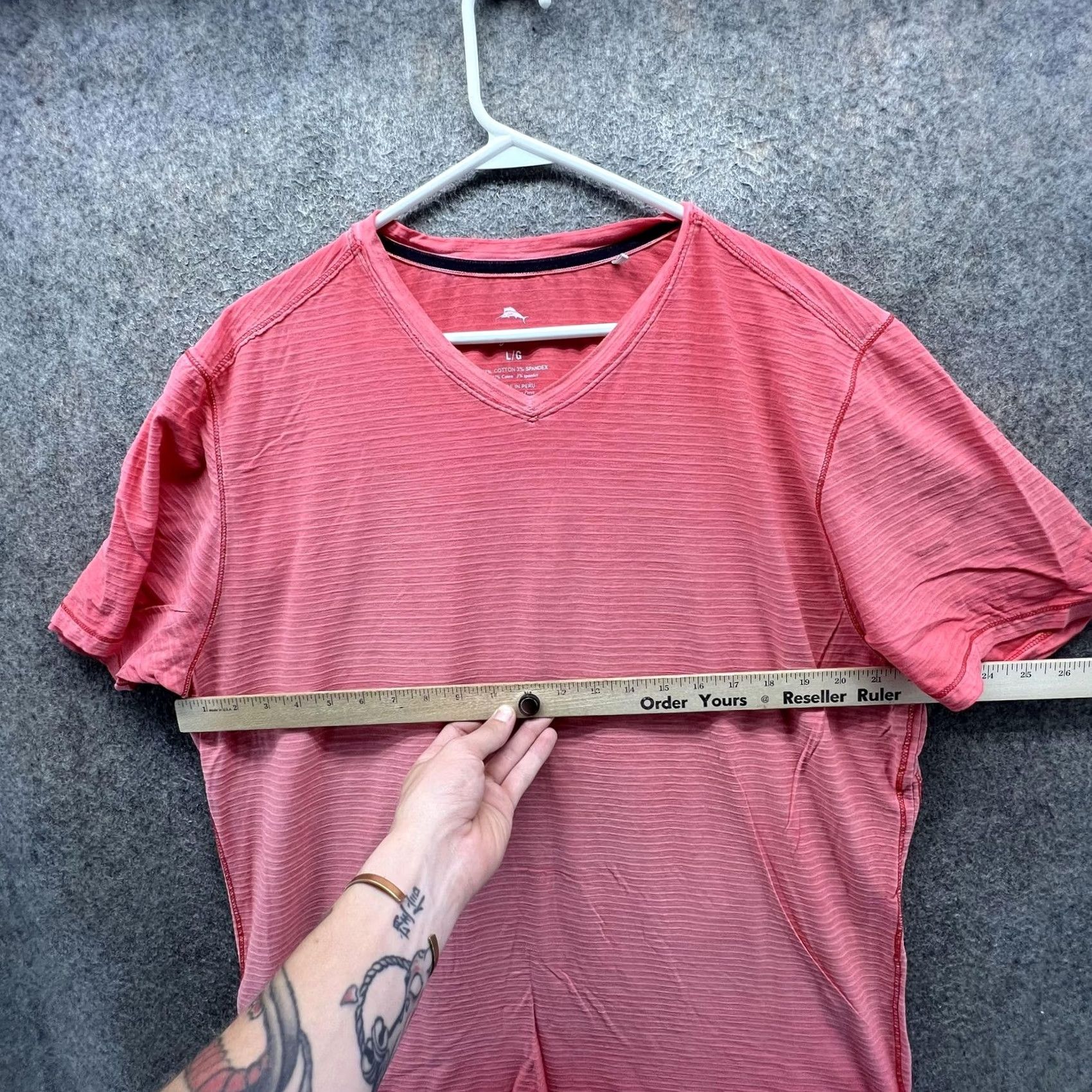 Tommy Bahama Tommy Bahama Shirt Mens Large Red Striped V Neck Tee Tagless Stretch Soft Shirt Mens L Red Striped V-Neck Tee Tagless Stretch Soft Size US L / EU 52-54 / 3 - 5 Thumbnail