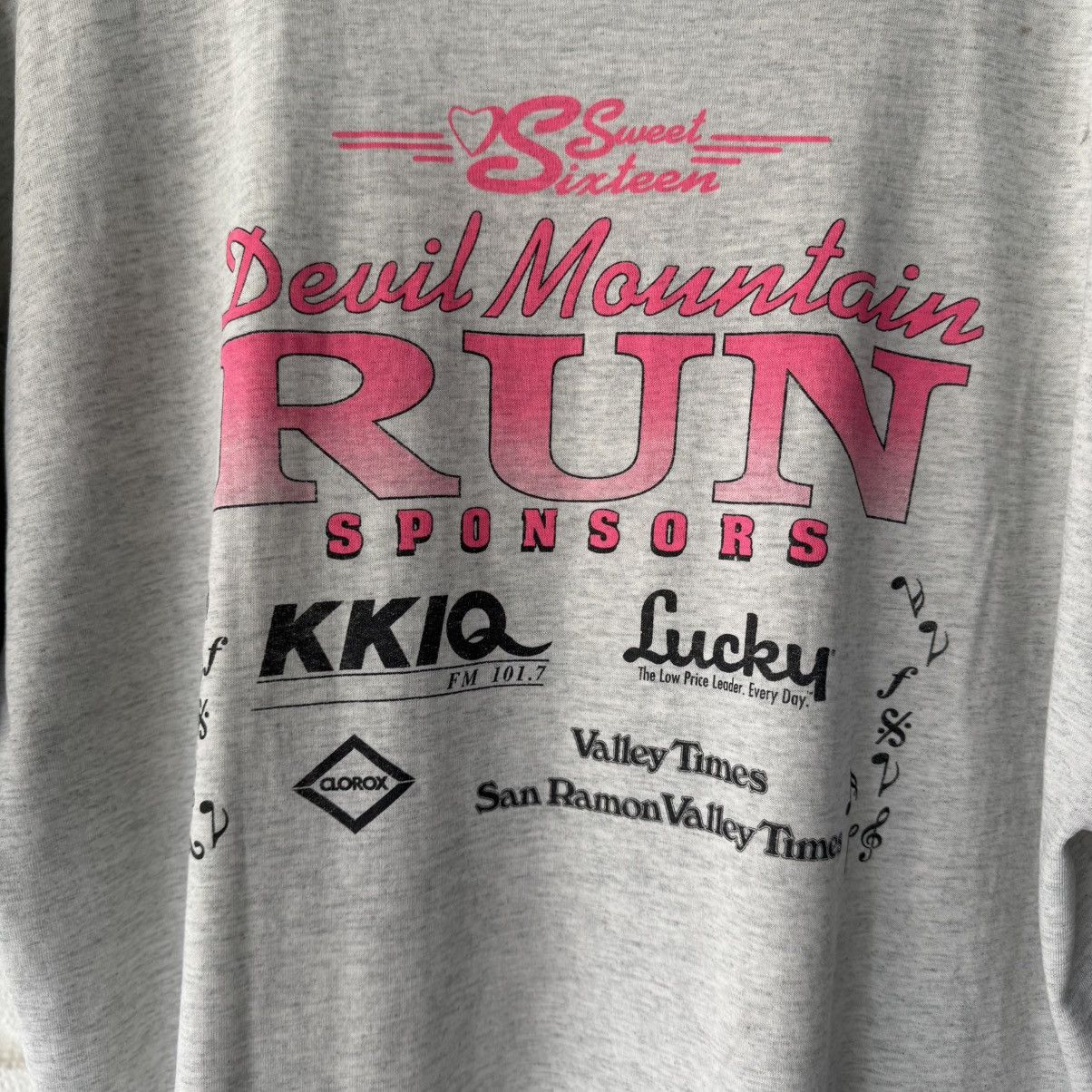 Vintage Vintage Devil Mountain Run Tee Size US XXL / EU 58 / 5 - 4 Thumbnail