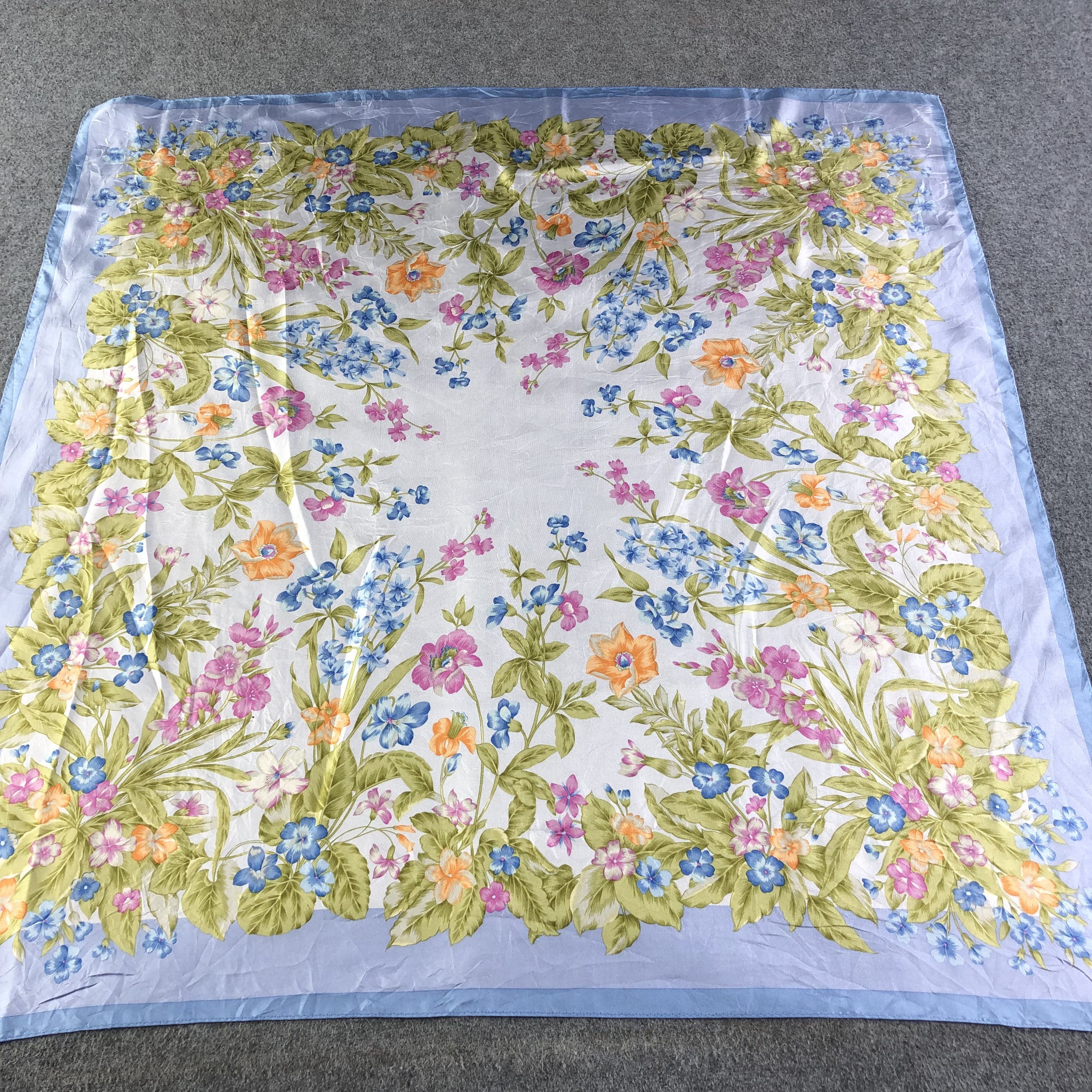 Japanese Brand Luxury Floral Silk Scarf M420 Size ONE SIZE - 1 Thumbnail