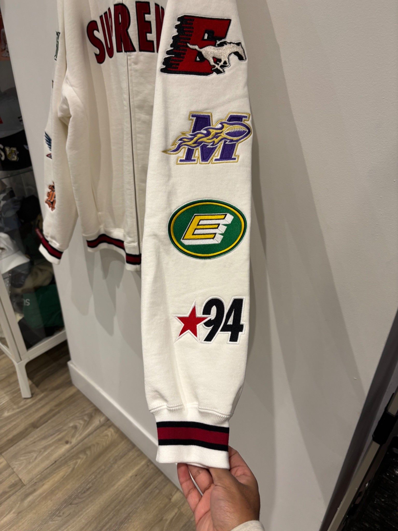 Supreme Supreme Mascots Zip Up Sweatshirt White Size US XL / EU 56 / 4 - 4 Thumbnail