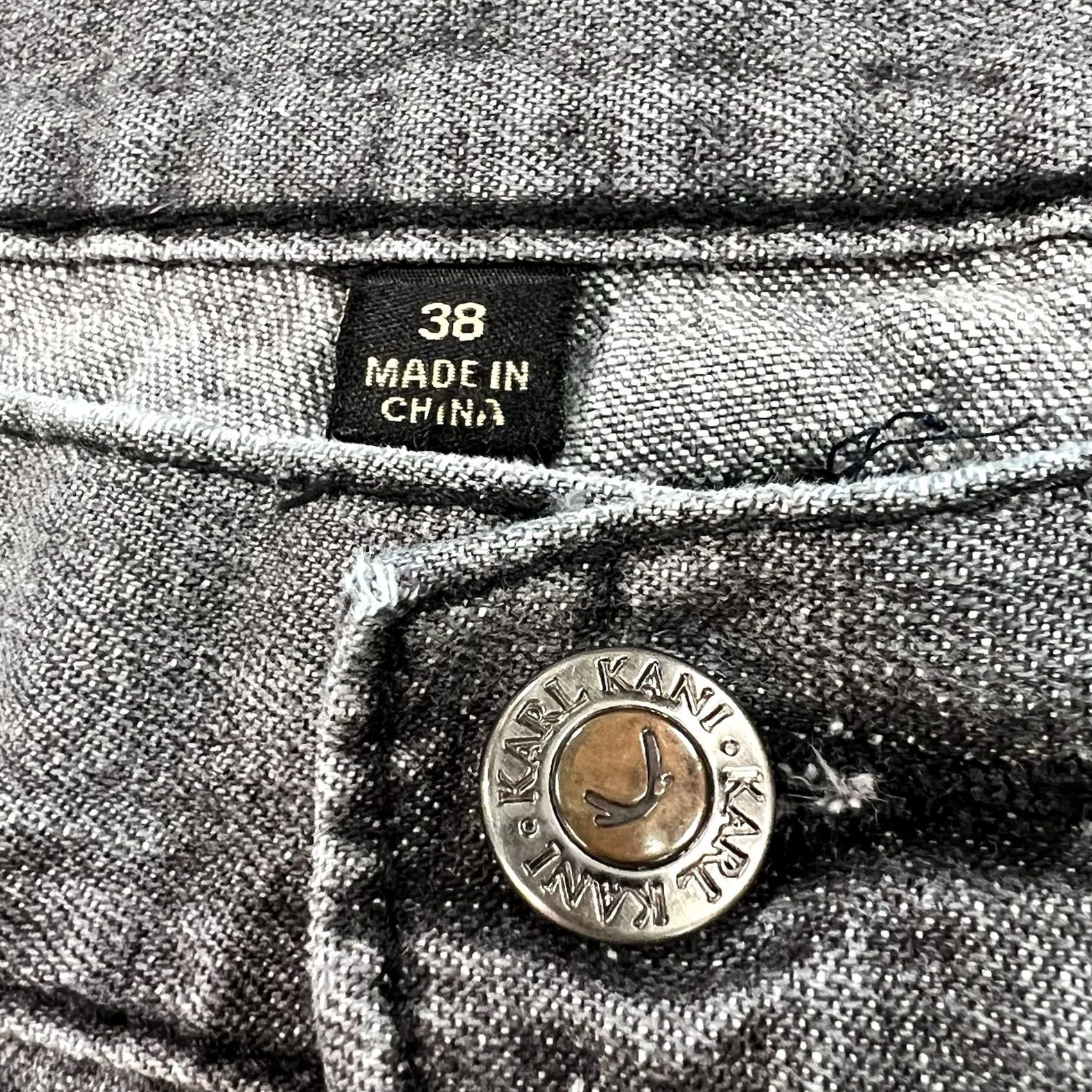 Karl Kani VINTAGE Karl Kani Shorts Mens 38 Gray Denim Baggy 13.5" Inseam Hip Hop 90s Bermuda Relaxed Loose Casual Mens Blue Gray Size US 38 / EU 54 - 4 Thumbnail
