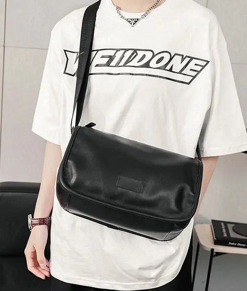 Japanese Brand Fashion y2k faux leather shoulder bag messenger bag casual Size ONE SIZE - 1 Thumbnail