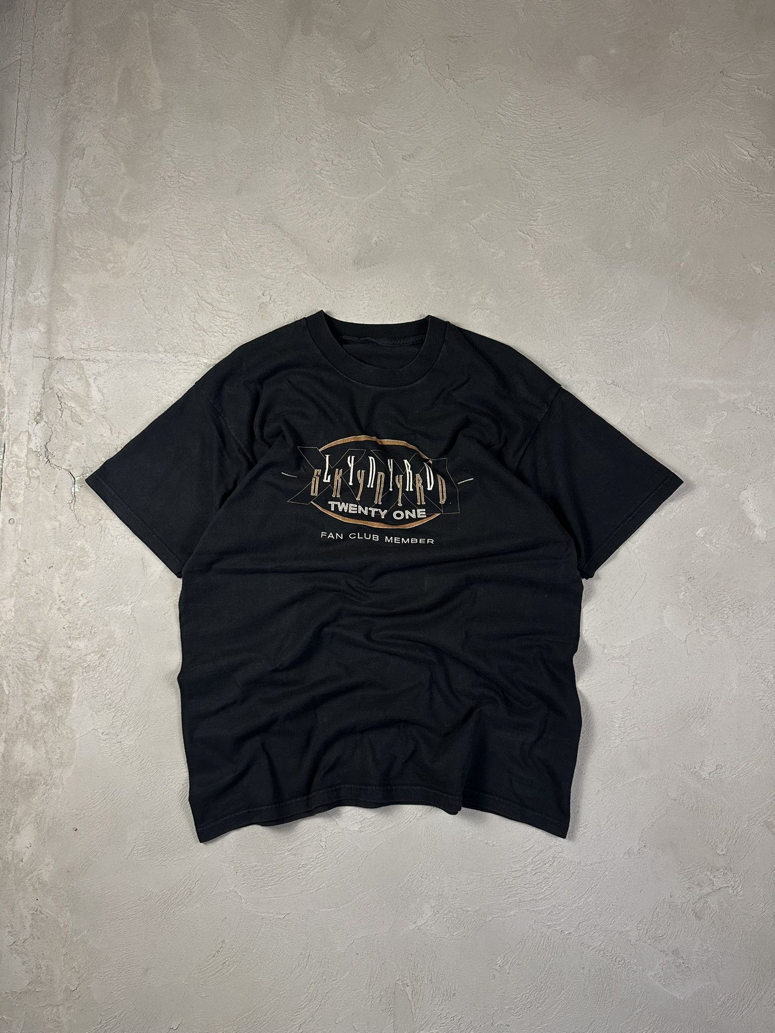 Band Tees 90s Vintage Lynyrd Skynyrd Fanclub Rock Band T-shirt Size US XL / EU 56 / 4 - 1 Thumbnail