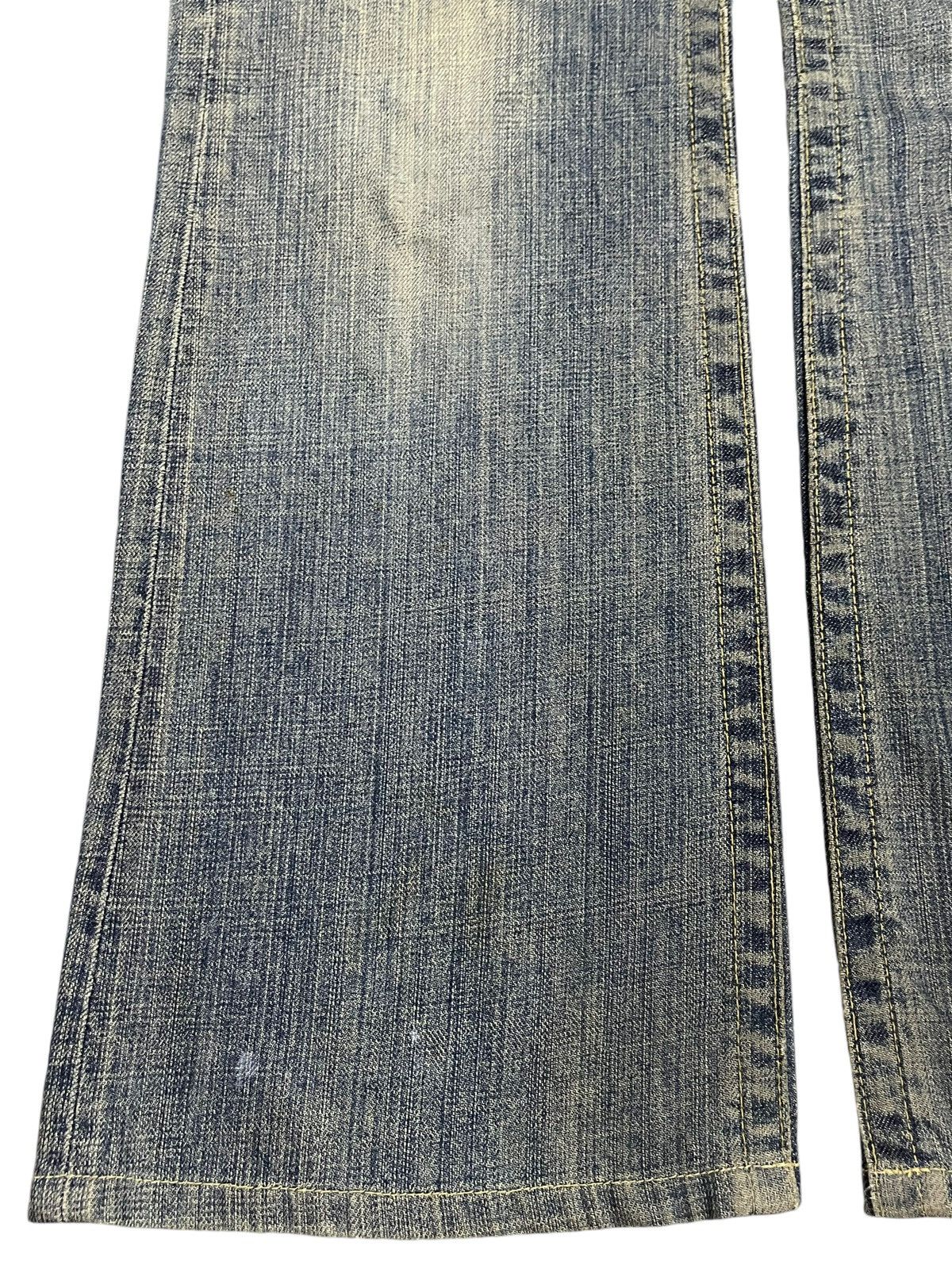 Uniqlo Vintage Japanese Uniqlo Blue Faded Wash Wide Leg Jeans Size US 31 - 7 Thumbnail
