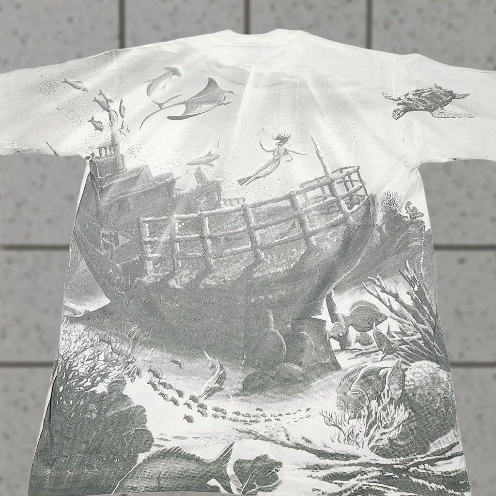 Anvil VINTAGE Underwater Ocean T-Shirt AOP Marine Stitch 90s Hanes Beefy-T Mens Size L White Crew Neck Short Sleeve Graphics 90s Mens Size US L / EU 52-54 / 3 - 1 Thumbnail
