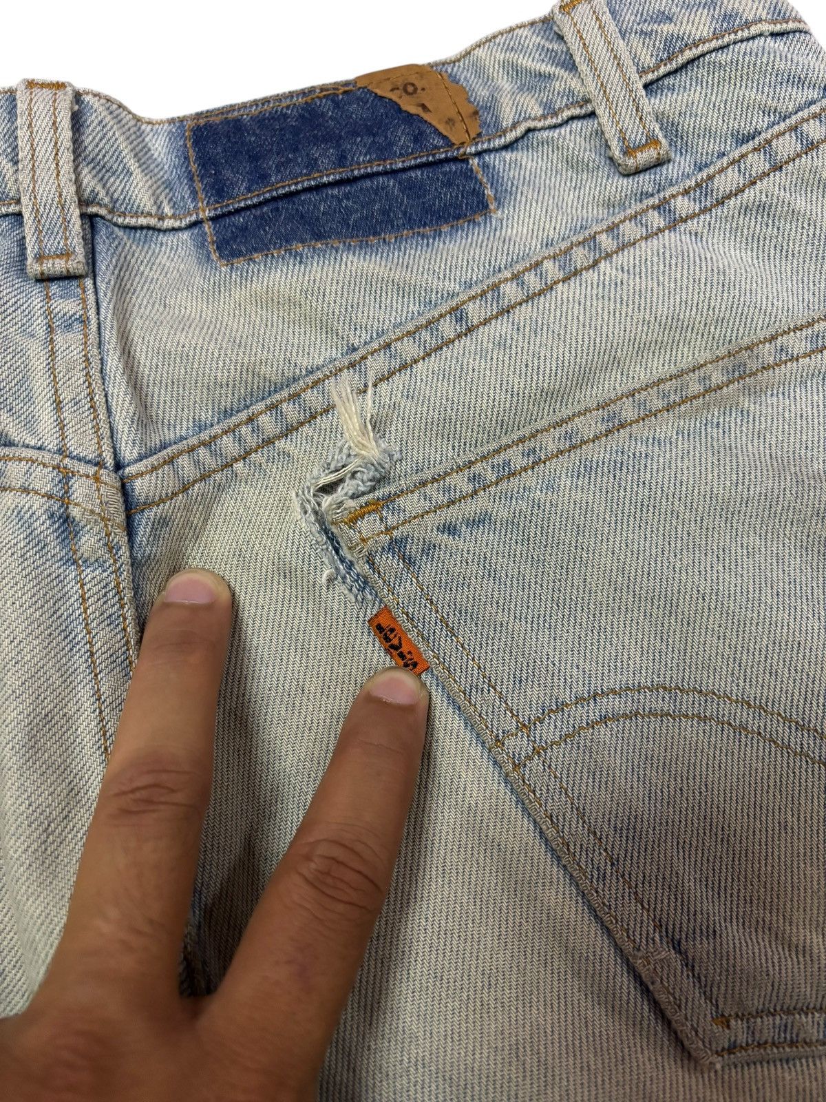 Levi's Vtg Levis 550 Relaxed Raw Distressed Jeans Size US 31 - 9 Thumbnail