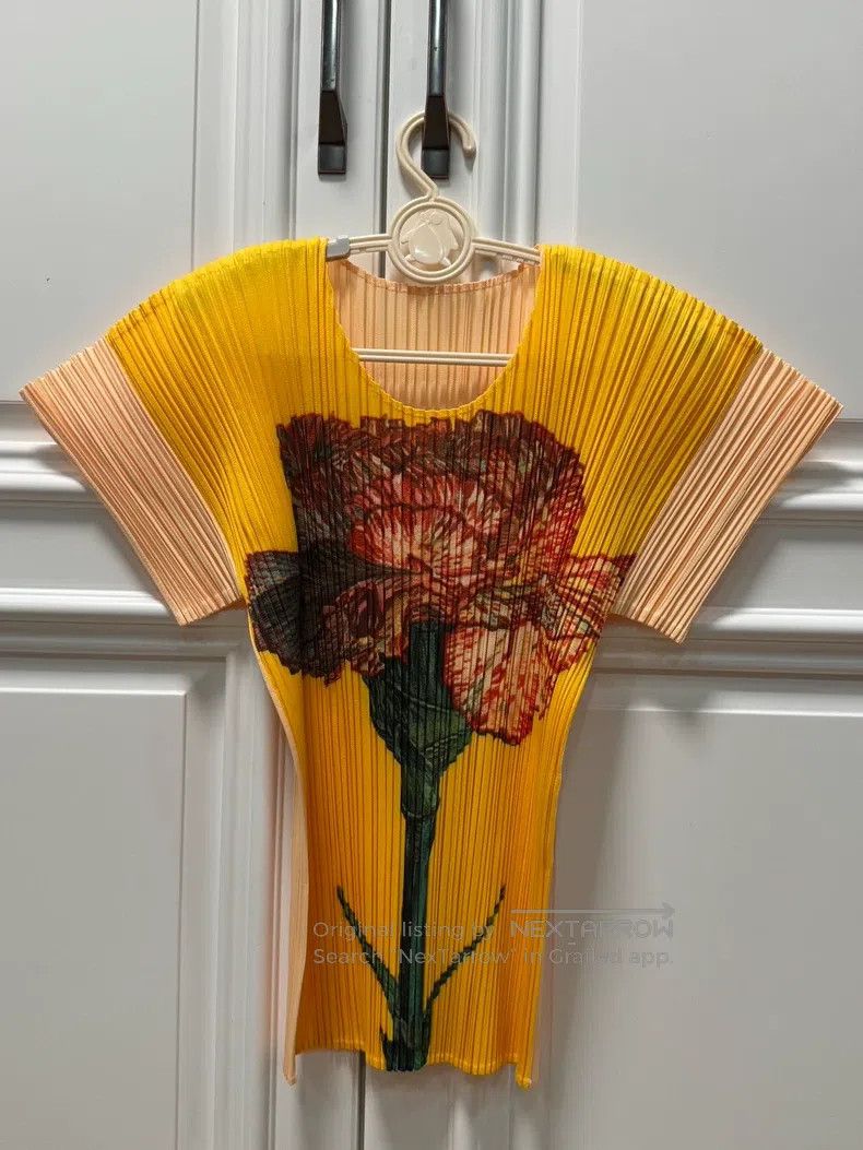 Issey Miyake Issey Miyake Carnation Top Size L / US 10 / IT 46 - 1 Thumbnail