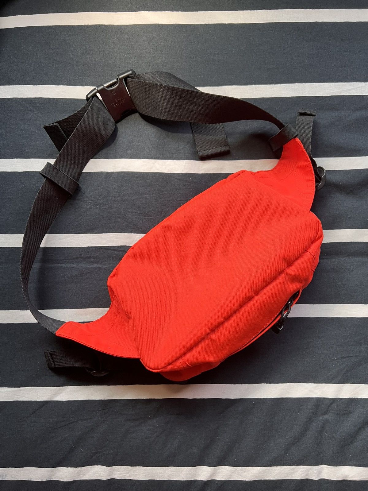 Carrots by Anwar Carrots × Xlarge XLarge X Carrots XCARROTS Shoulder Waist Zipper Bag Size ONE SIZE - 2 Thumbnail