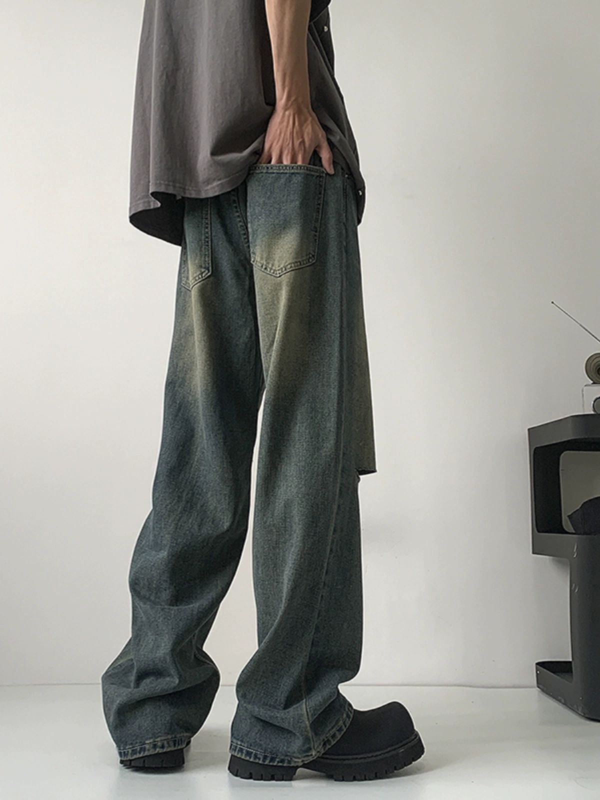 Japanese Brand American retro men's washed and distressed ripped jeans Size US 32 / EU 48 - 3 Thumbnail