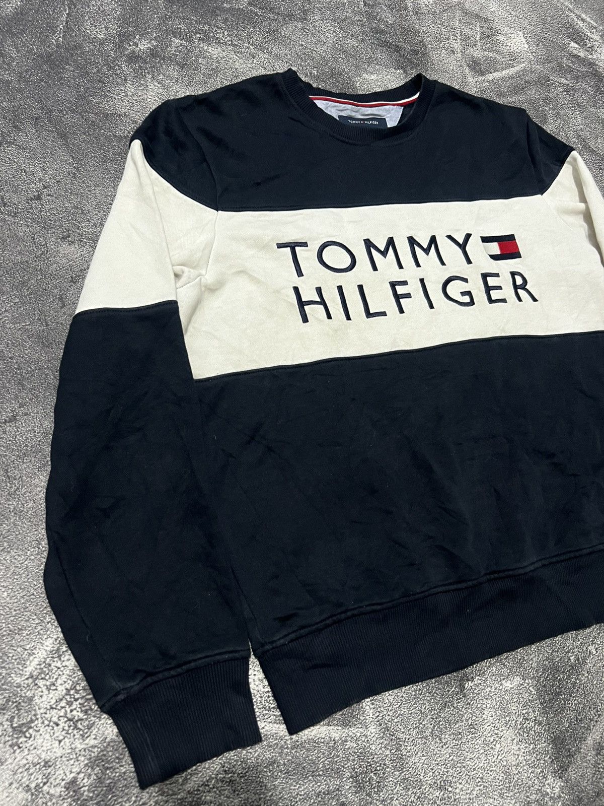 Tommy Hilfiger Tommy Hilfiger Crewneck Sweatshirt Size US M / EU 48-50 / 2 - 3 Thumbnail