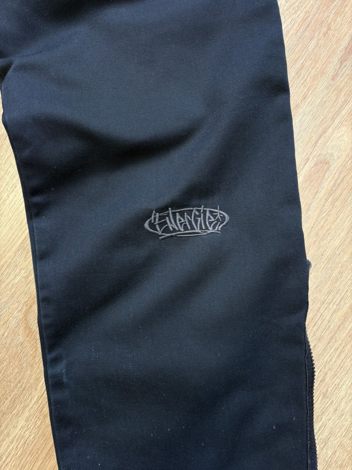 Energie Vintage Energie 2000s Embroidered Cargo Trousers (33x30) Size US 33 - 3 Thumbnail