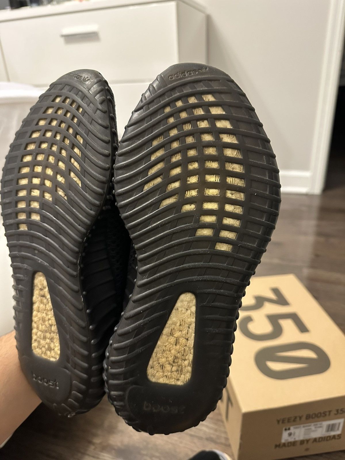 Adidas Yeezy Boost 350 V2 Size US 9.5 / EU 42-43 - 2 Thumbnail
