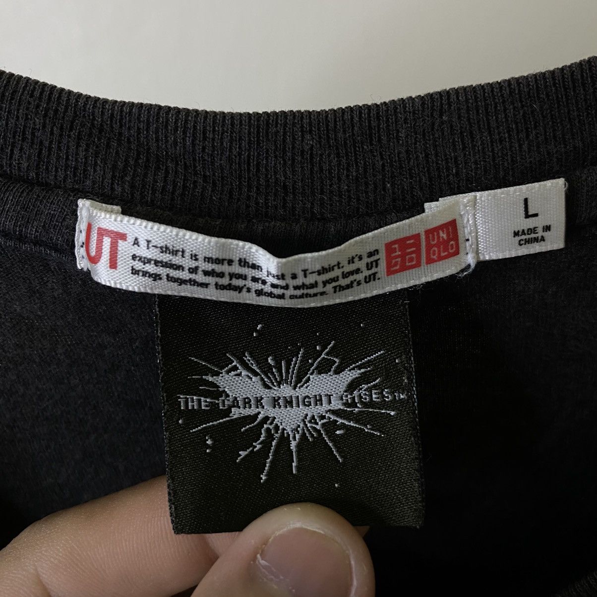 Uniqlo Batman The Dark Knight Rises Collaboration Tee Size US L / EU 52-54 / 3 - 3 Thumbnail