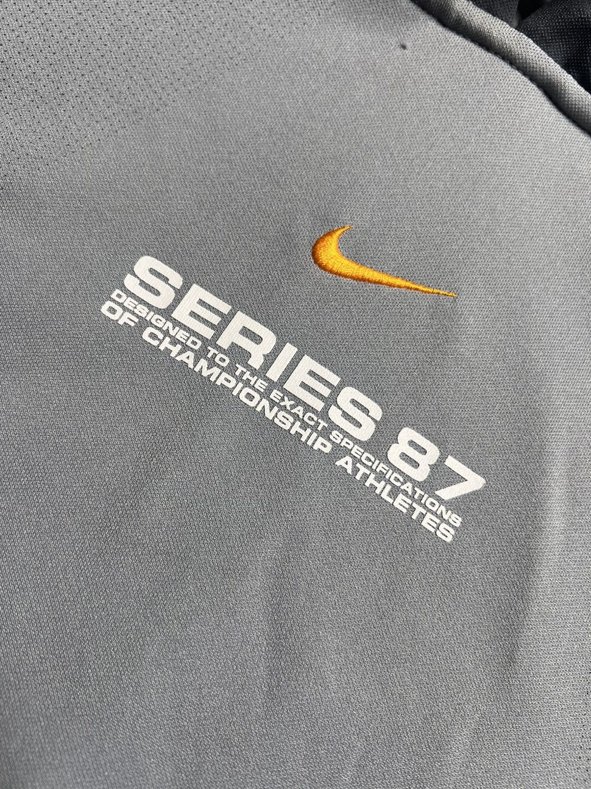 Nike Nike Vintage 90’s Vest Series 87 Center Logo Size XL Size US XL / EU 56 / 4 - 7 Thumbnail