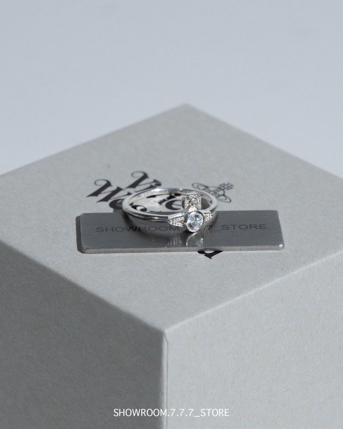 Vivienne Westwood Vivienne Westwood London Orb Ring Size ONE SIZE - 1 Thumbnail