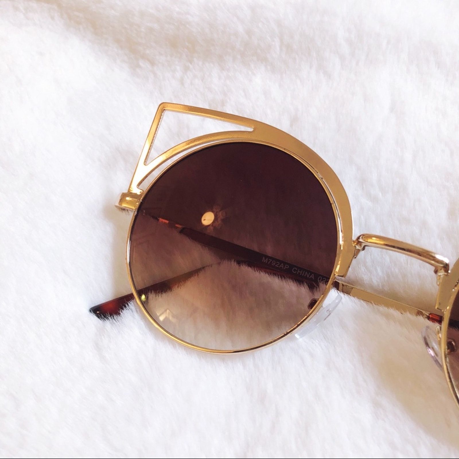 Other Mia Gold Cat Eye Retro Round Sunglasses Size ONE SIZE - 3 Thumbnail