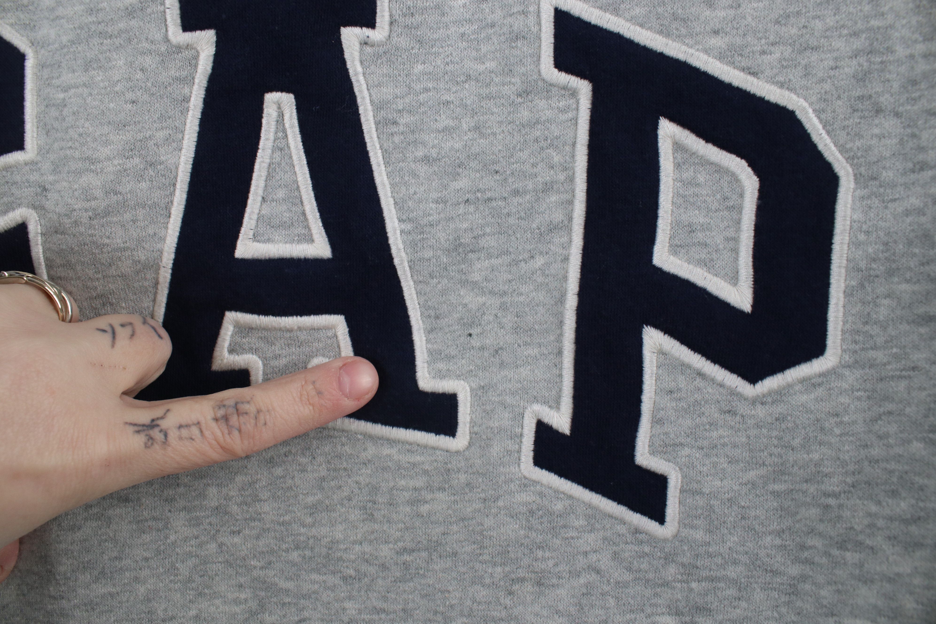 Gap × Vintage Vintage Y2K Gap Block Letter Hoodie Sweatshirt Heather Gray Size US L / EU 52-54 / 3 - 6 Thumbnail