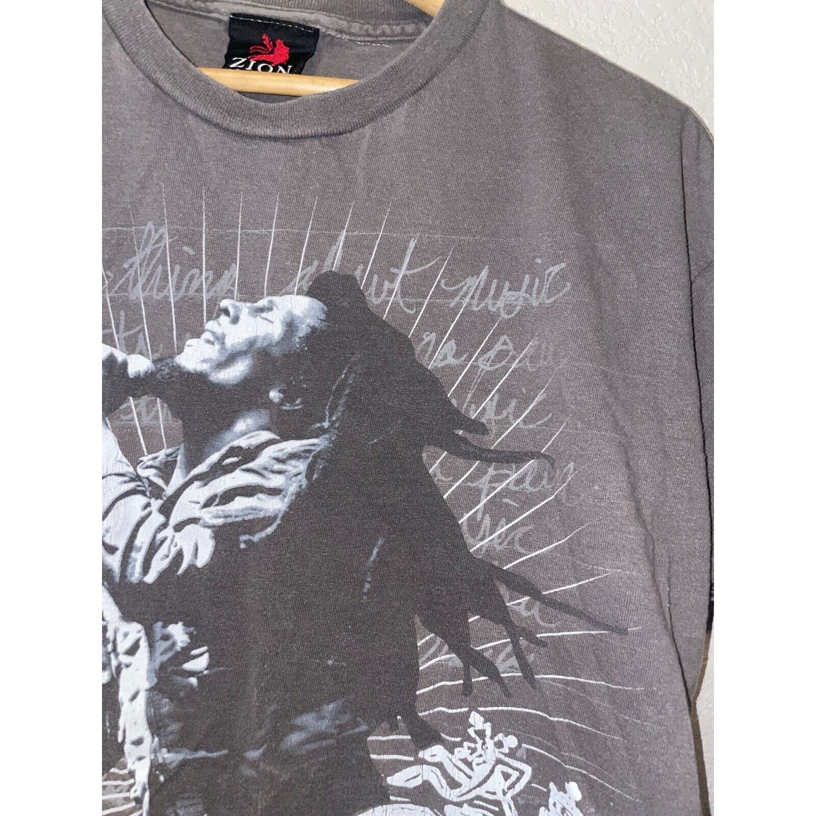 Zion Rootswear Y2K Bob Marley Hit me With Music Reggae Graphic Shirt Size US L / EU 52-54 / 3 - 3 Thumbnail