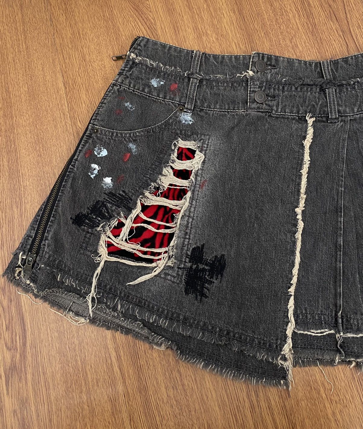 Beauty Beast Algonquins Distresse Punk skirt Size 29" - 5 Thumbnail