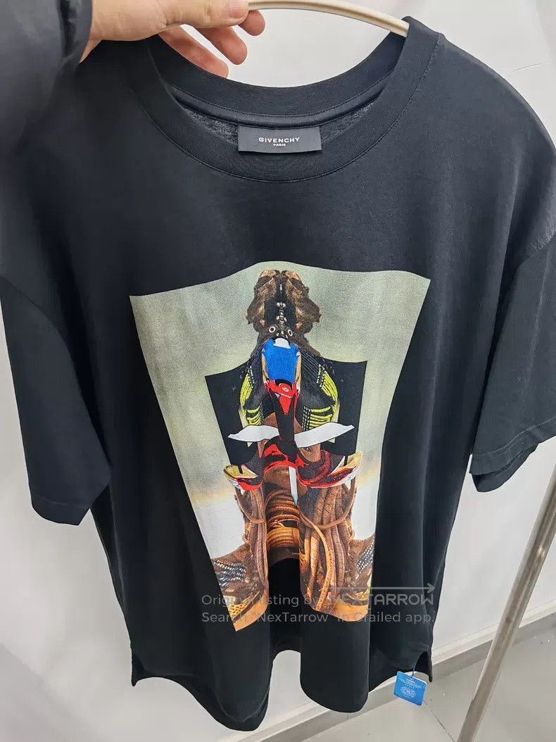 Givenchy Givenchy Short Sleeve T-Shirt Size US S / EU 44-46 / 1 - 1 Thumbnail