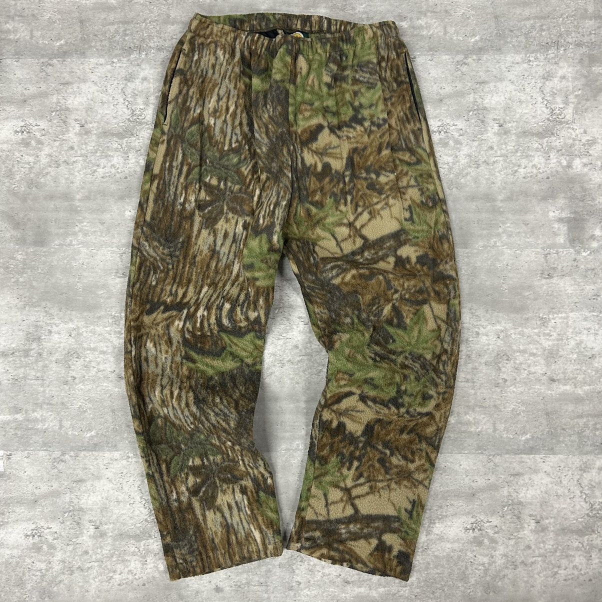 Realtree × Vintage Vintage realtree camo hunting pants size 34x30 Size US 34 / EU 50 - 1 Thumbnail
