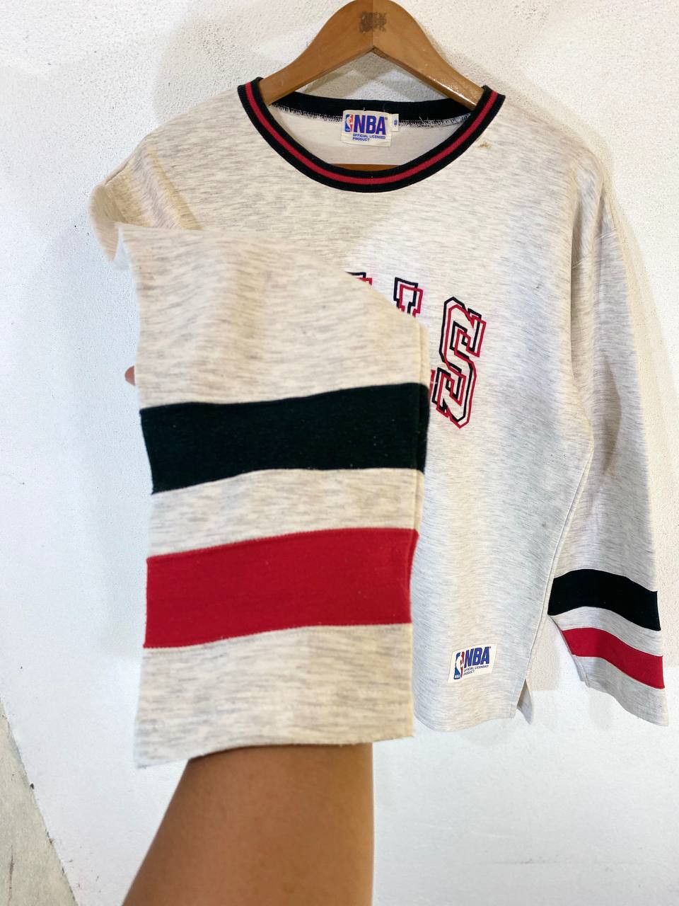 NBA vintage chicago bulls sweatshirt embroided Size US M / EU 48-50 / 2 - 4 Thumbnail