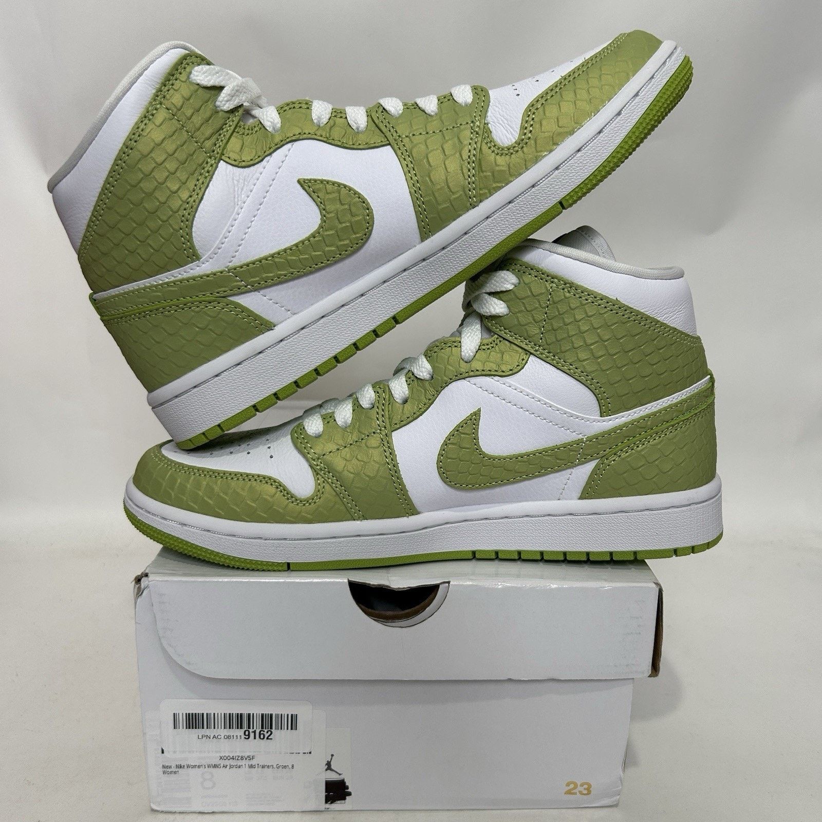 Jordan Brand Nike Air Jordan 1 Retro Mid SE WMNS “Green Python” Size US 8 / IT 38 - 3 Thumbnail