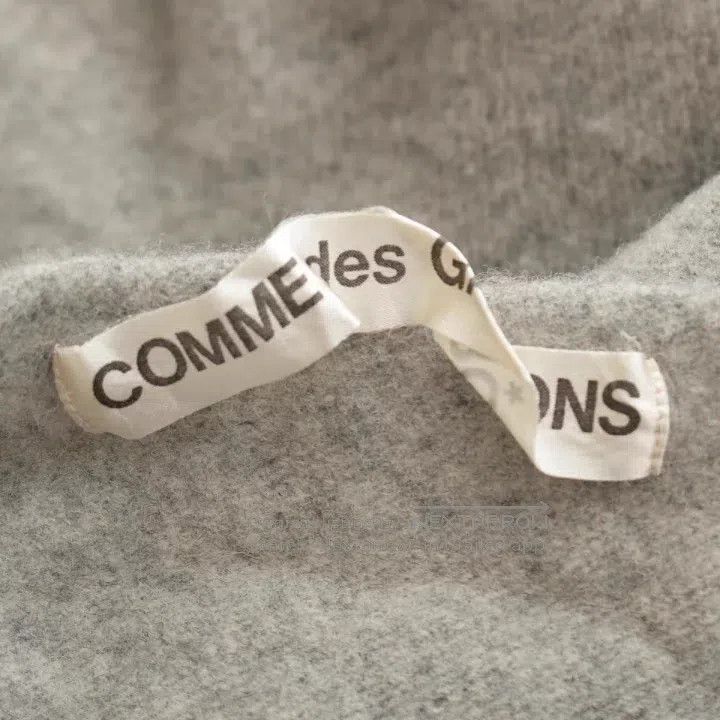 Comme des Garcons Comme Des Garcons Medium size Textured bouclé knit top Size S / US 4 / IT 40 - 5 Thumbnail