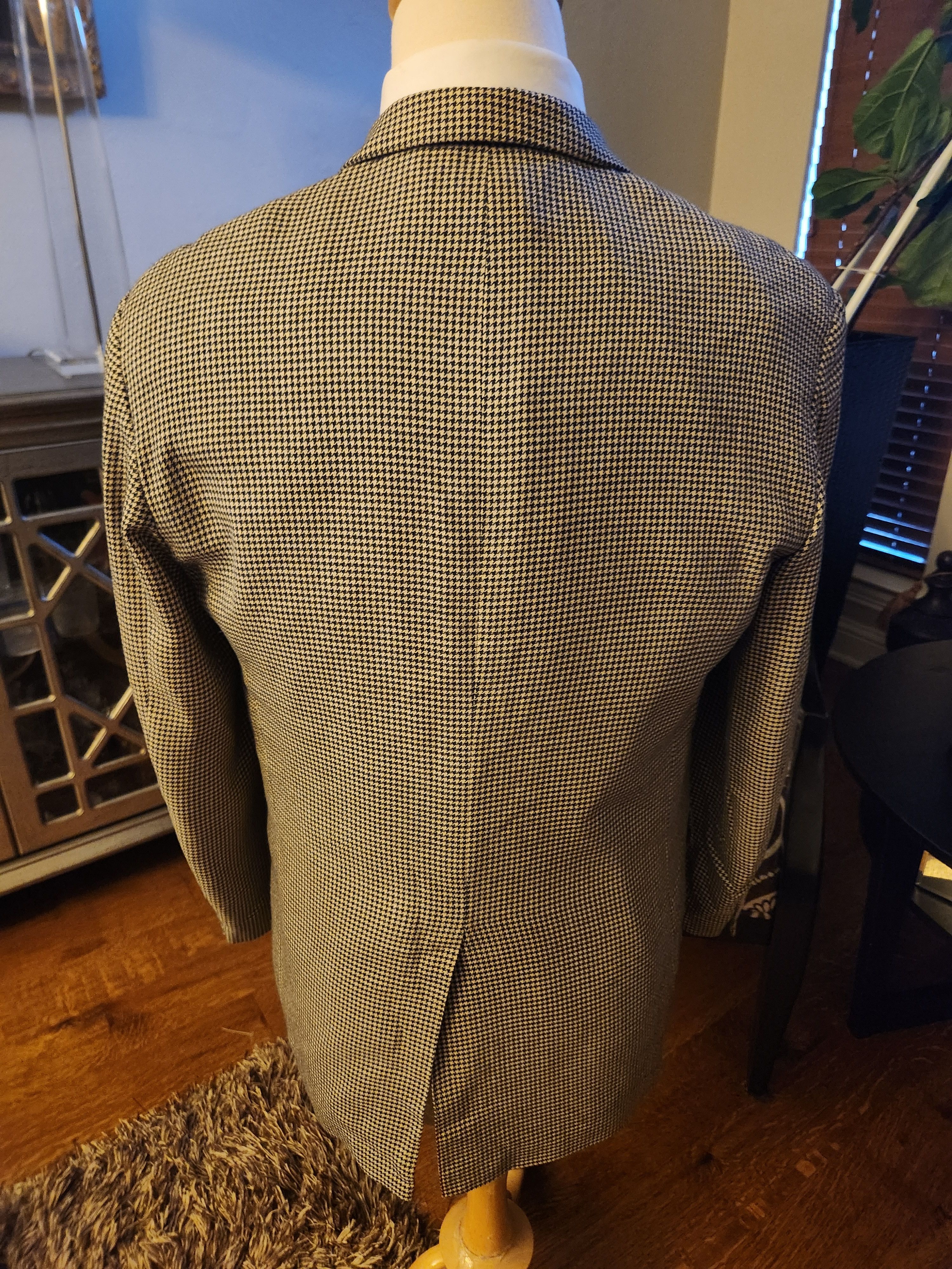 Samuelsohn Silk/Wool Blend Men's Black and Gray Houndstooth Blazer Size 42R - 2 Thumbnail