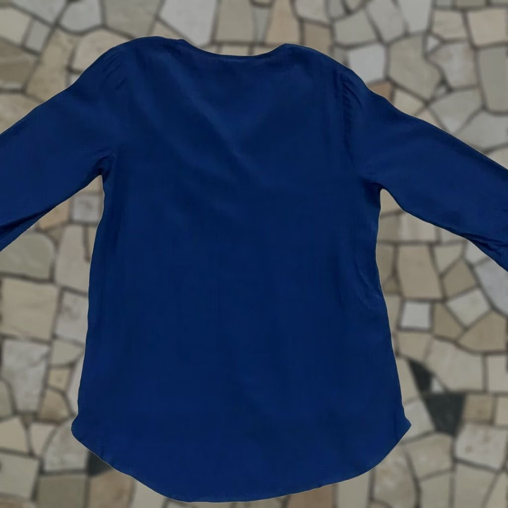 Tommy Bahama VINTAGE Tommy Bahama Blouse Women XS Royal Blue Solid Blouse Womens 1166 US? Size XS / US 0-2 / IT 36-38 - 1 Thumbnail