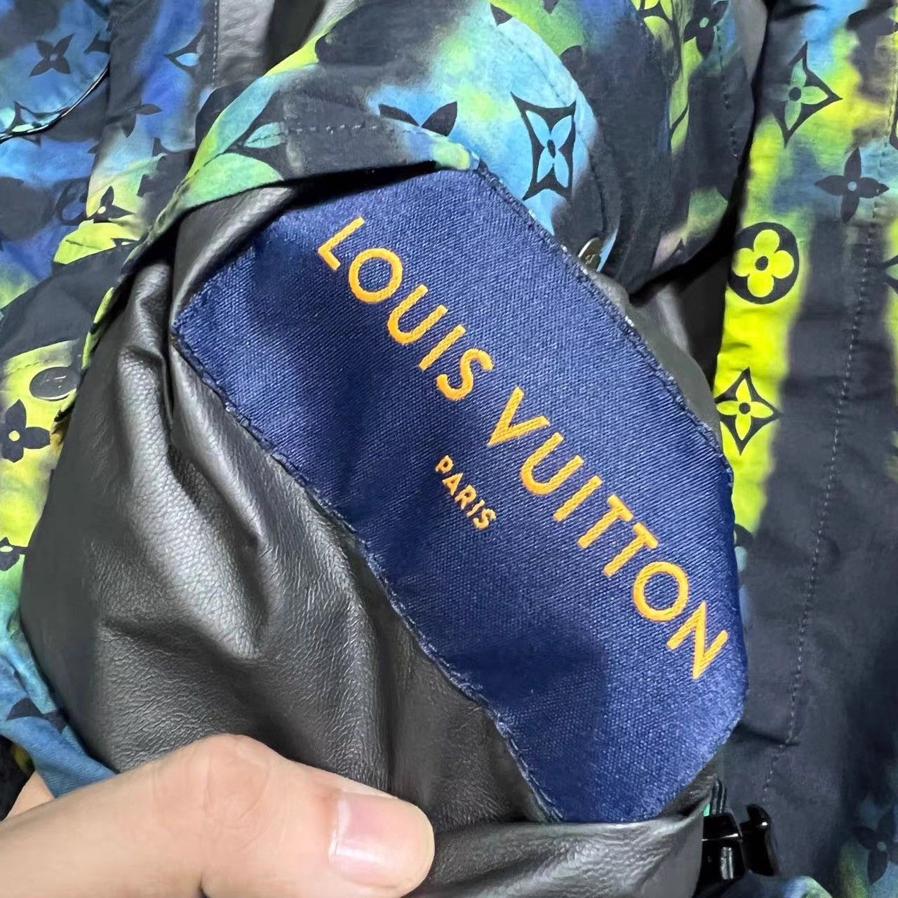 Louis Vuitton Louis Vuitton Tech Windbreaker K28 Size US M / EU 48-50 / 2 - 2 Thumbnail