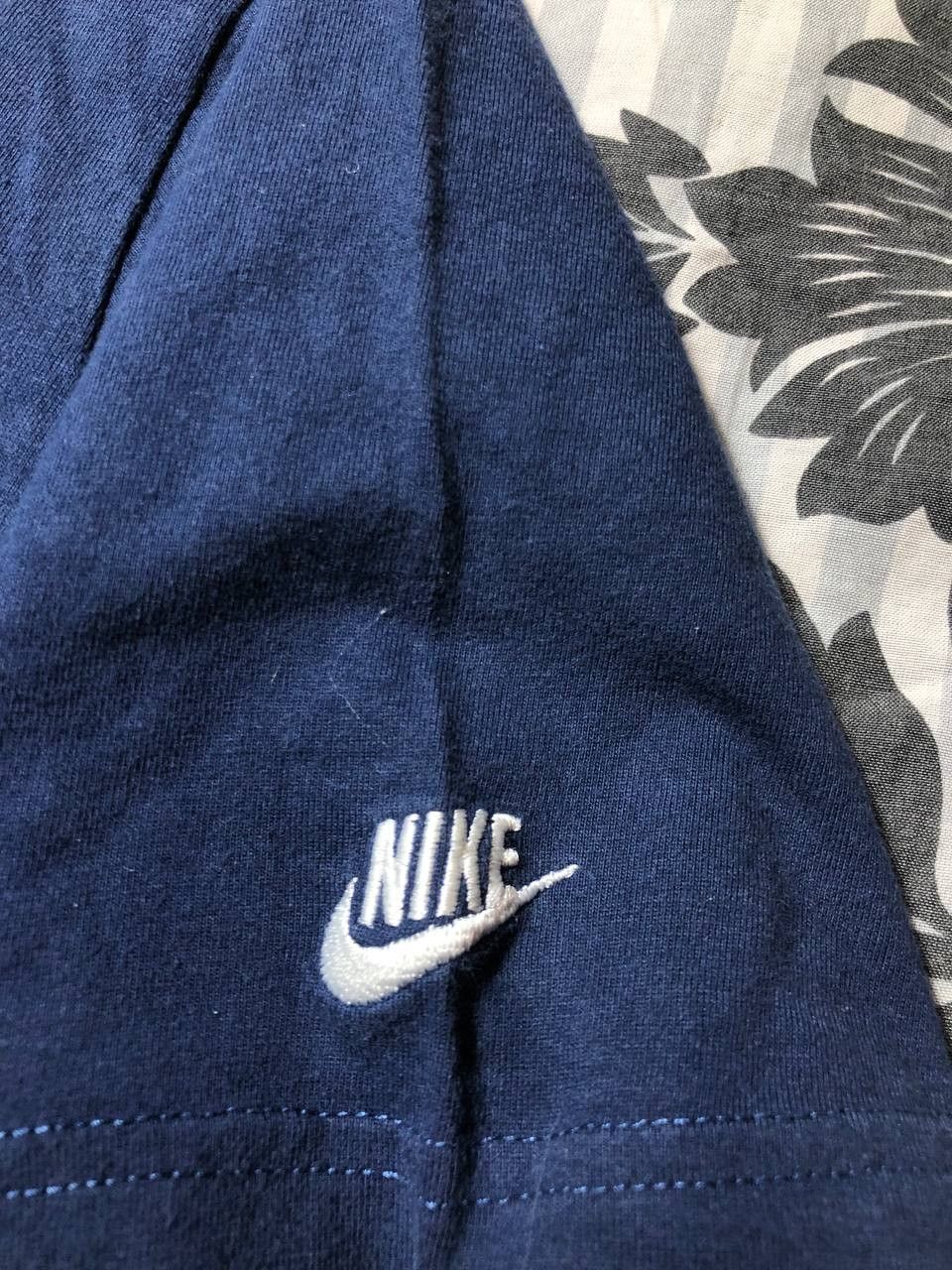 Nike × Vintage 90s Nike Central Swoosh Vintage Y2K Oversized Retro T-Shirt Size US S / EU 44-46 / 1 - 3 Thumbnail