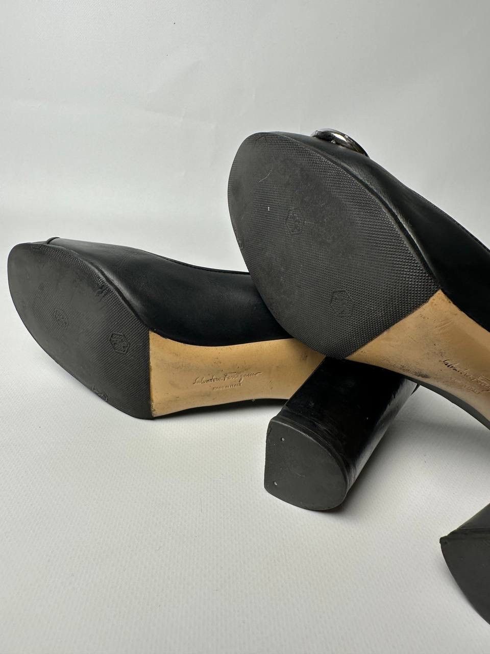 Salvatore Ferragamo Salvatore Ferragamo Black Leather Block Heel Pumps Size US 7 / IT 37 - 8 Thumbnail