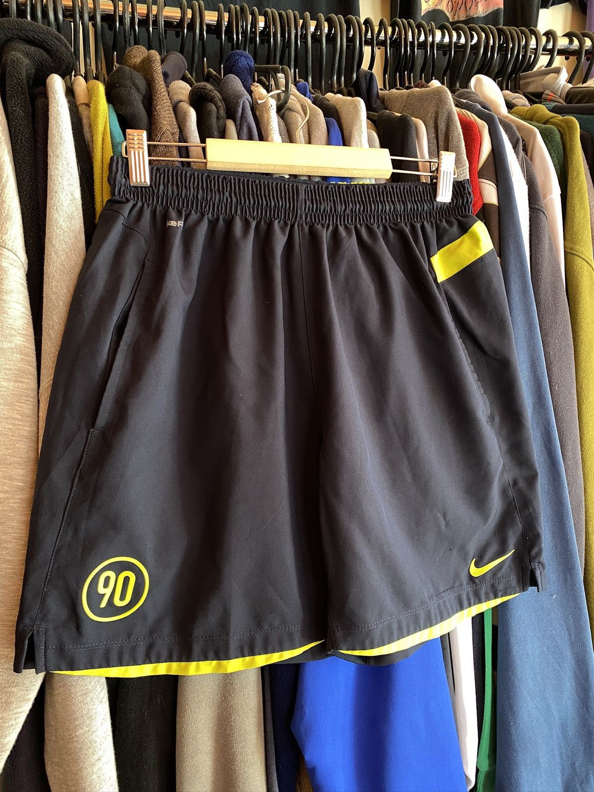 Nike VINTAGE NIKE RUNNING SHORTS Y2k Size US 31 - 2 Thumbnail