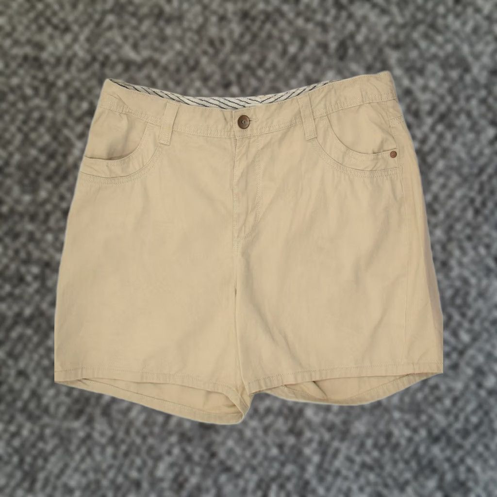 Lee VINTAGE LEE Beige Cotton Womens Casual Shorts XL US 14 W36 4in Regular Zip Pockets Designer Women’s Clothes Size 40" / US 18 - 1 Thumbnail