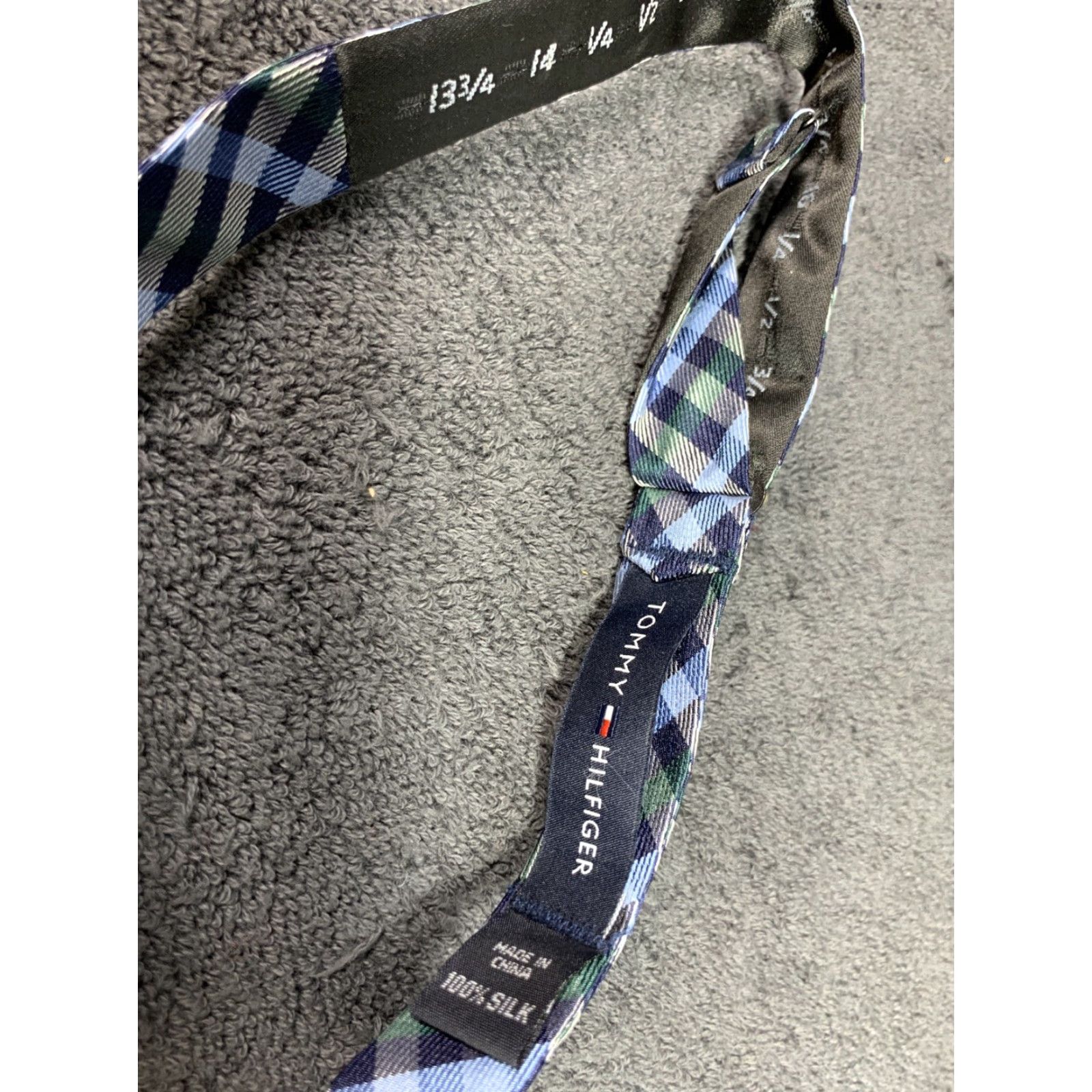 Tommy Hilfiger VINTAGE Tommy Hilfiger Bow Tie Bow Tie 100% Silk Blue Green Adults One Size Blue Mens Size ONE SIZE - 4 Thumbnail