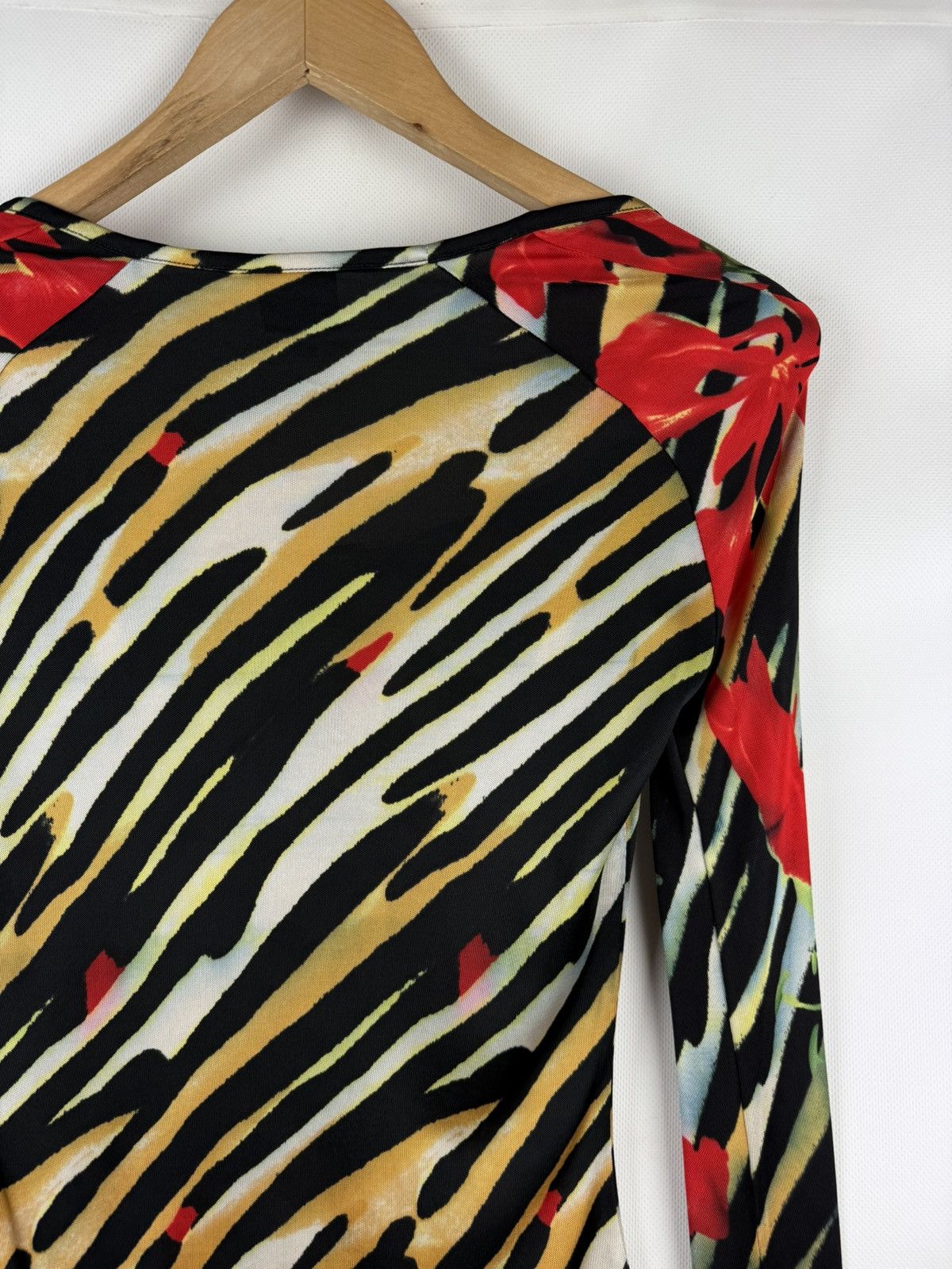 Versace Jeans Couture Versace Jeans Couture VTG Long Sleeve Patterned Tunic Blouse Size M / US 6-8 / IT 42-44 - 18 Thumbnail