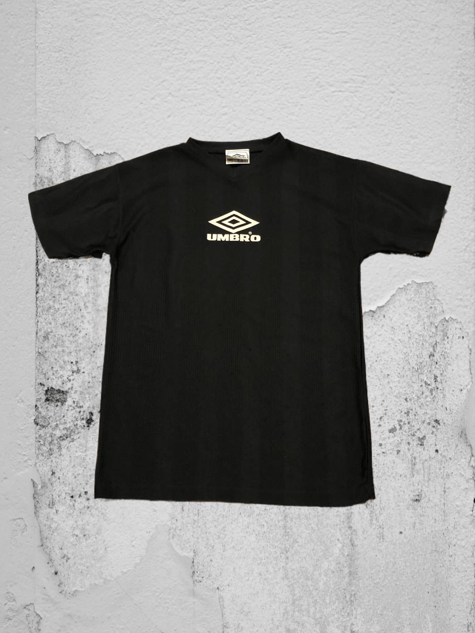 Umbro streetwear logo center T-shirt black Umbro Y2K Vintage Size US M / EU 48-50 / 2 - 1 Thumbnail