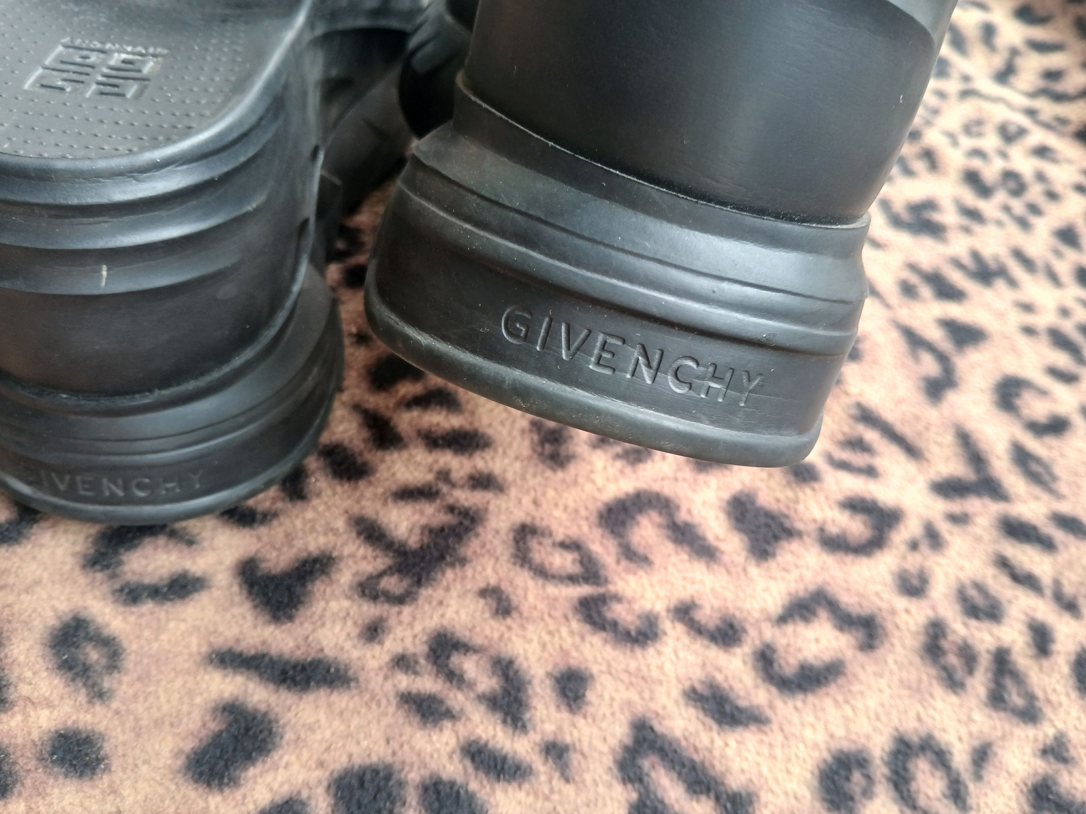 Givenchy Givenchy marshmallow wedge shark slides Size US 6.5 / IT 36.5 - 7 Thumbnail