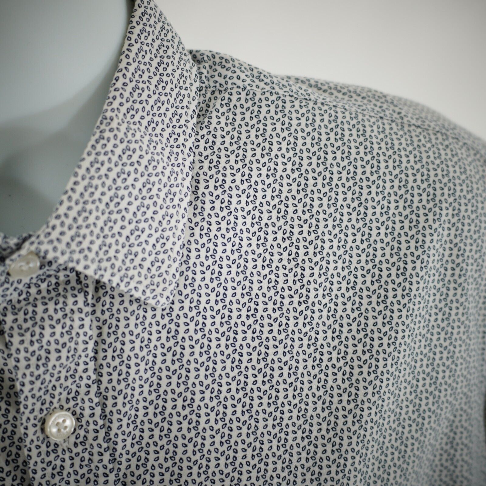 Michael Kors Michael Kors XL Classic Fit White Blue Paisley Collared Shor Size US XL / EU 56 / 4 - 2 Thumbnail