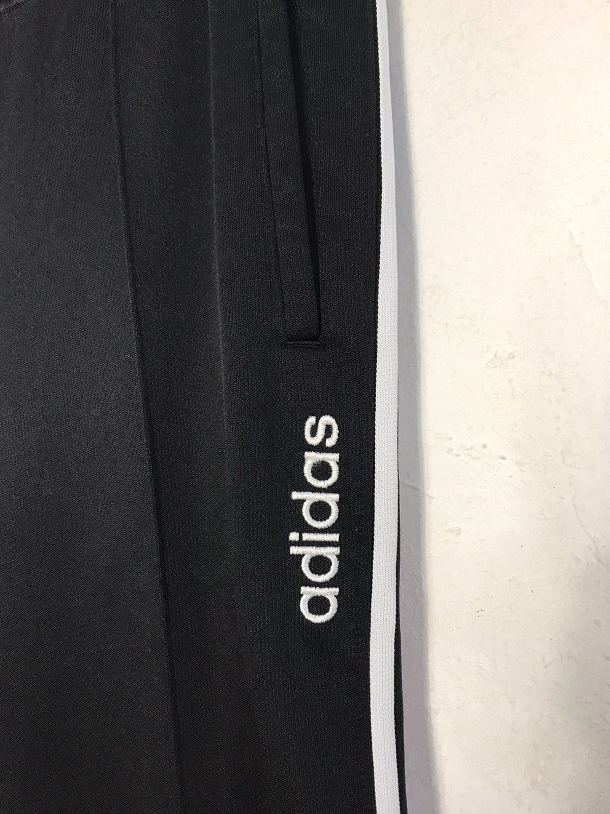 Adidas Adidas 3 Stripe Tracksuit Jogger Pant Size 28/30 Sportswear Size US 30 / EU 46 - 4 Thumbnail