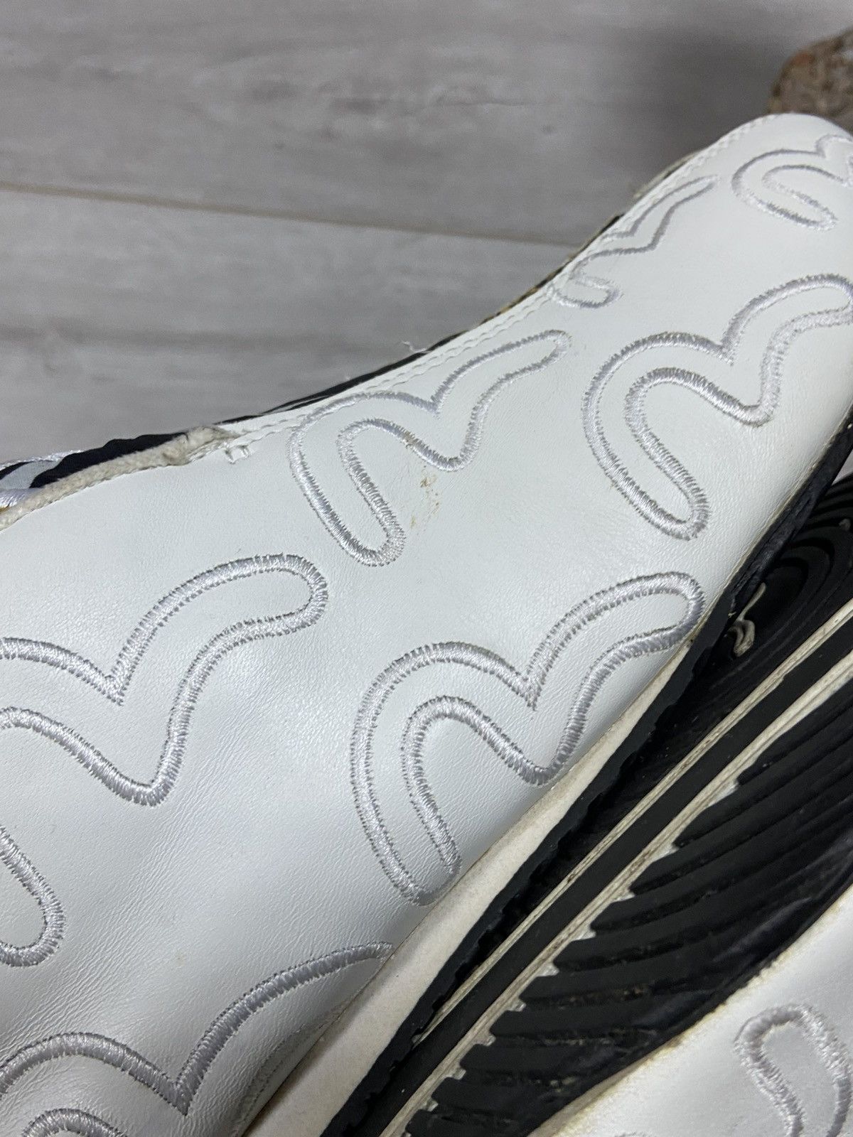 Evisu Evisu monogram big logo sneakers low top Size US 7 / EU 40 - 14 Thumbnail