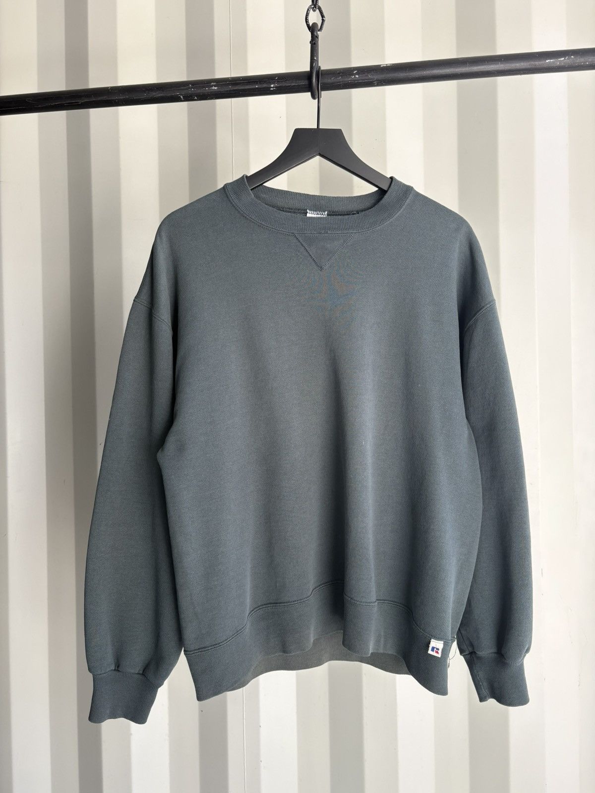 Vintage Vintage Distressed Sun Faded Sweatshirt Grunge Band Size US L / EU 52-54 / 3 - 1 Thumbnail